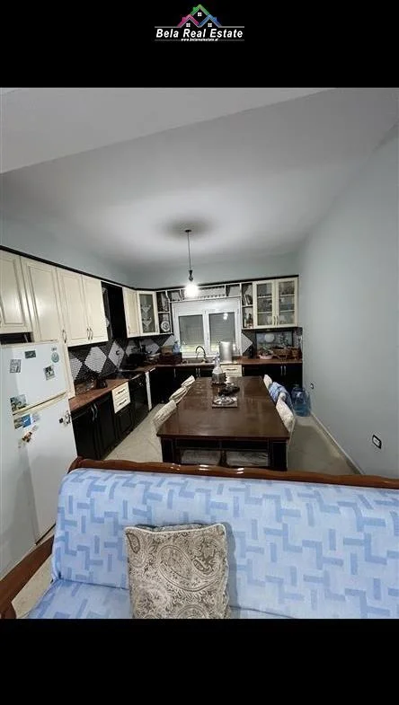 Tirane, jepet me qera Vile 3+1 , 150 m² 500 € (vore)