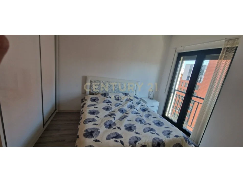 Tirane, jepet me qera apartament 3+1 Kati 6, 115 m² 800 € 