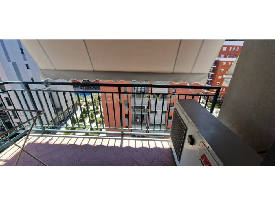 Tirane, jepet me qera apartament 3+1 Kati 6, 115 m² 800 € 
