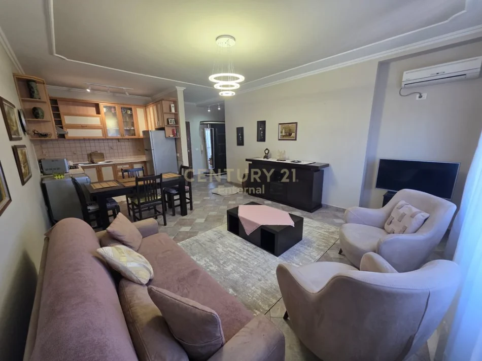 Tirane, jepet me qera apartament 1+1 Kati 10, 70 m² 630 € 