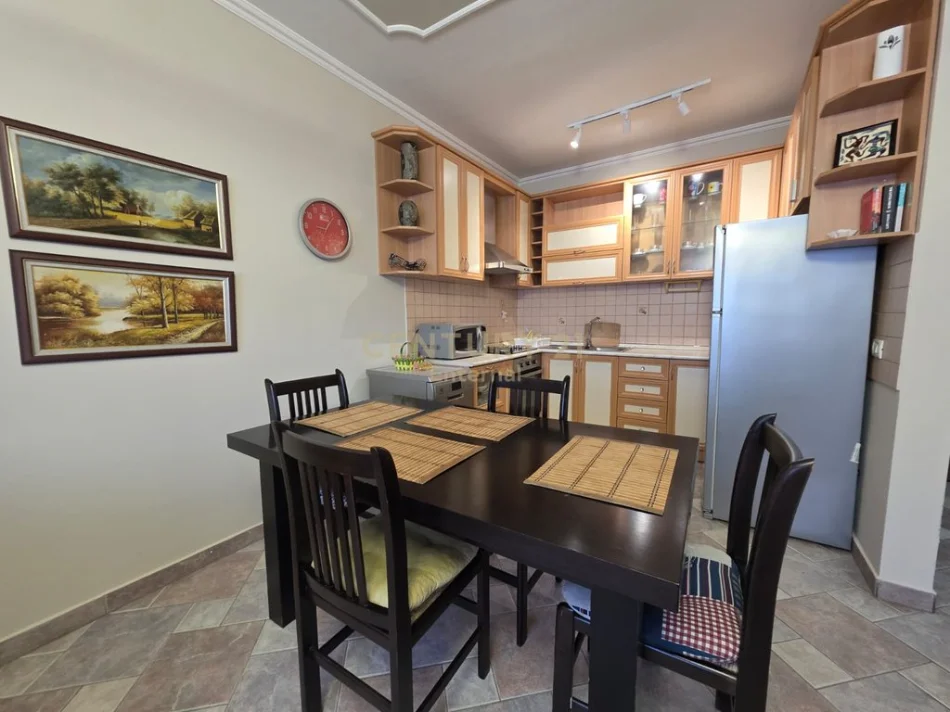 Tirane, jepet me qera apartament 1+1 Kati 10, 70 m² 630 € 