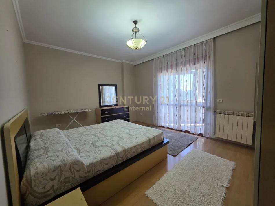 Tirane, jepet me qera apartament 1+1 Kati 10, 70 m² 630 € 