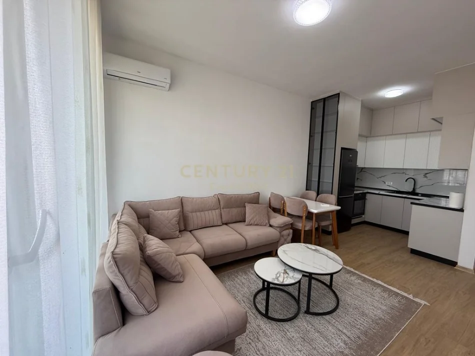 Tirane, jepet me qera apartament 2+1 Kati 9, 80 m² 700 €