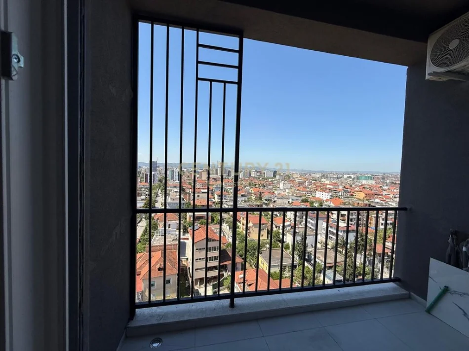 Tirane, jepet me qera apartament 2+1+Ballkon Kati 9, 80 m² 700 € (Rruga 5 Maji)
