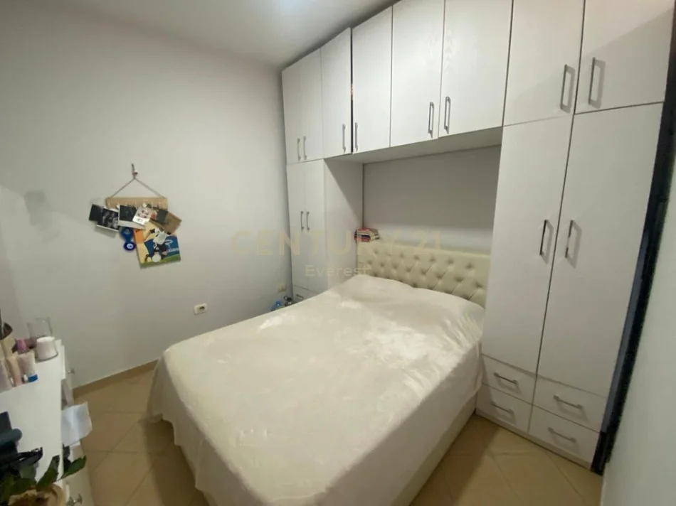 Tirane, shitet apartament 2+1 Kati 3, 90 m² 130.000 € (Fresku)