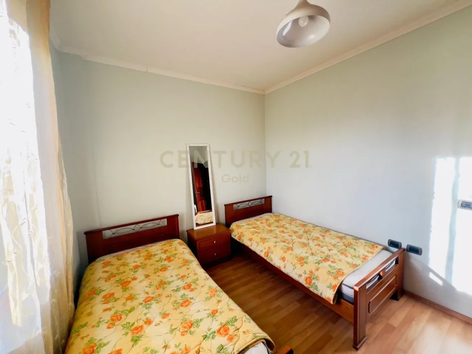 Shqiperi, shitet apartament 1+1 Kati 4, 63 m² 