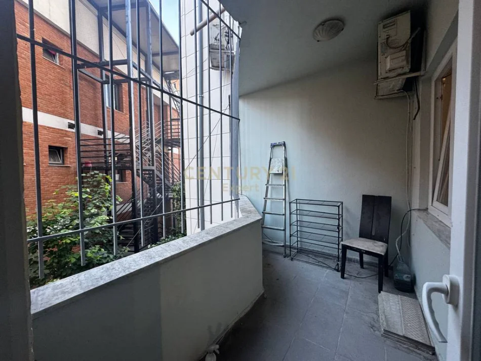 Tirane, jepet me qera apartament 1+1 Kati 1, 80 m² 550 € 