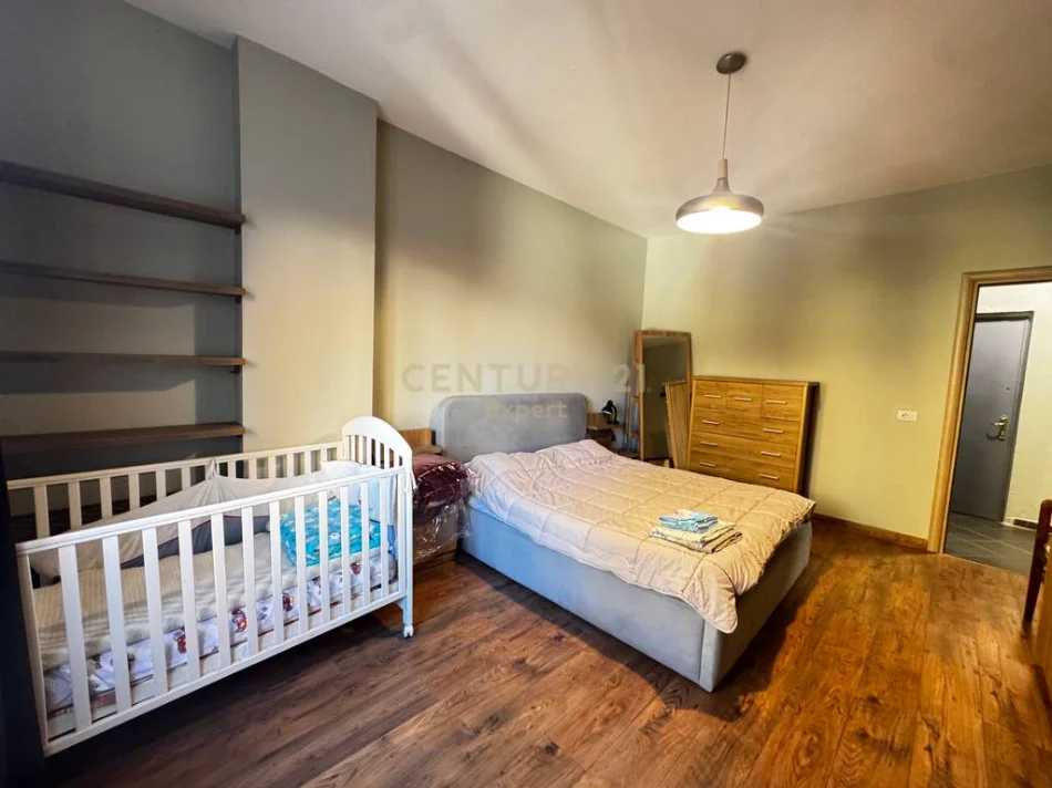 Tirane, jepet me qera apartament 1+1 Kati 1, 80 m² 550 € 