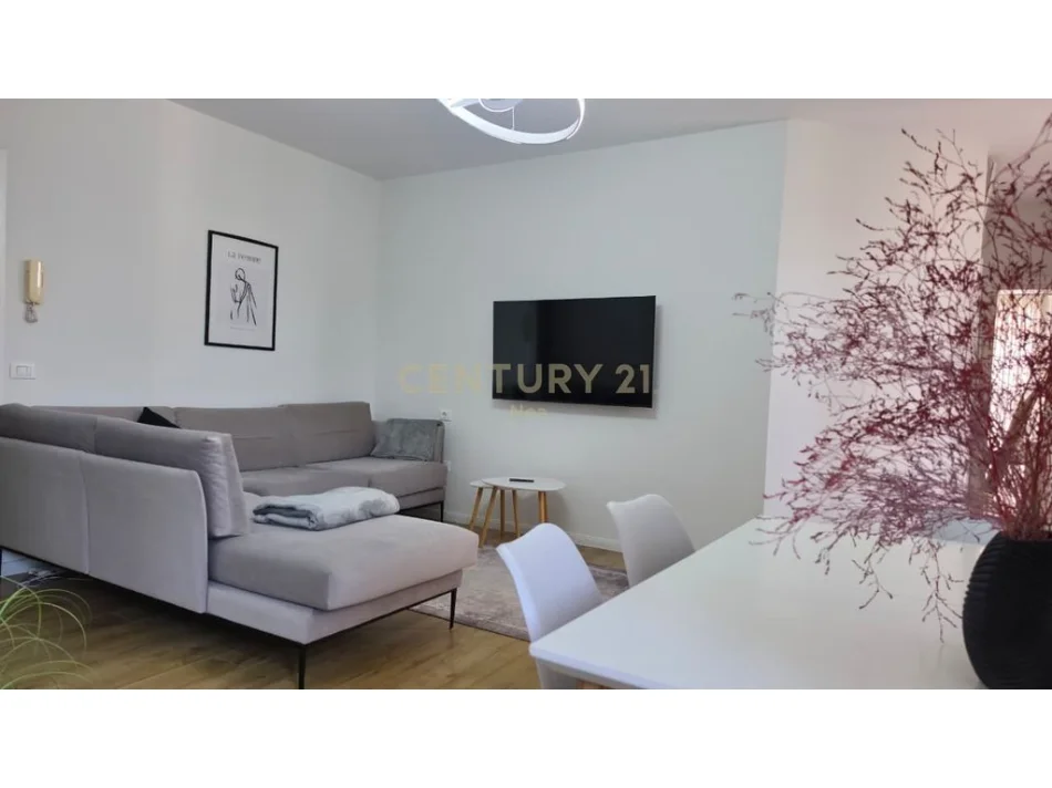 Tirane, jepet me qera apartament 3+1 Kati 4, 110 m² 1.200 € 