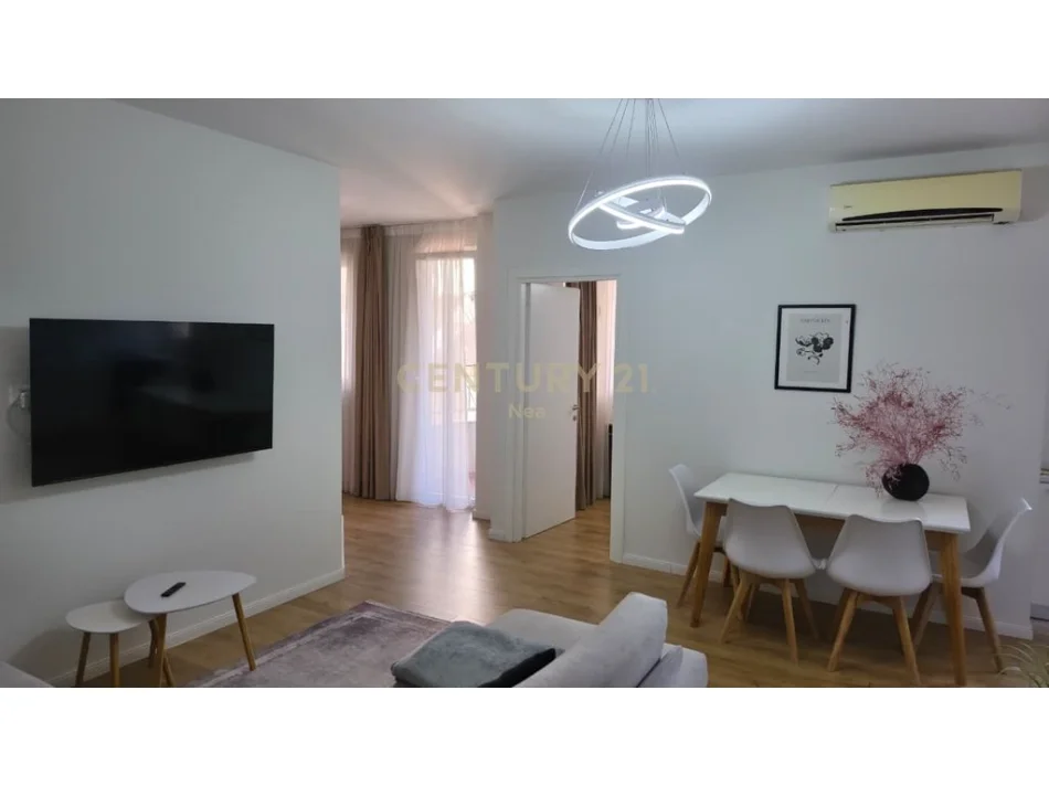 Tirane, jepet me qera apartament 3+1 Kati 4, 110 m² 1.200 € 