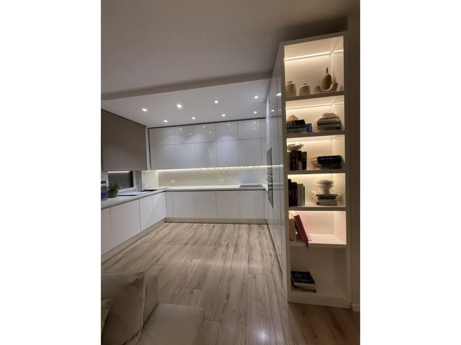 Tirane, shitet apartament 3+1+Ballkon Kati 5, 136 m² 450.000 € (delijorgji)