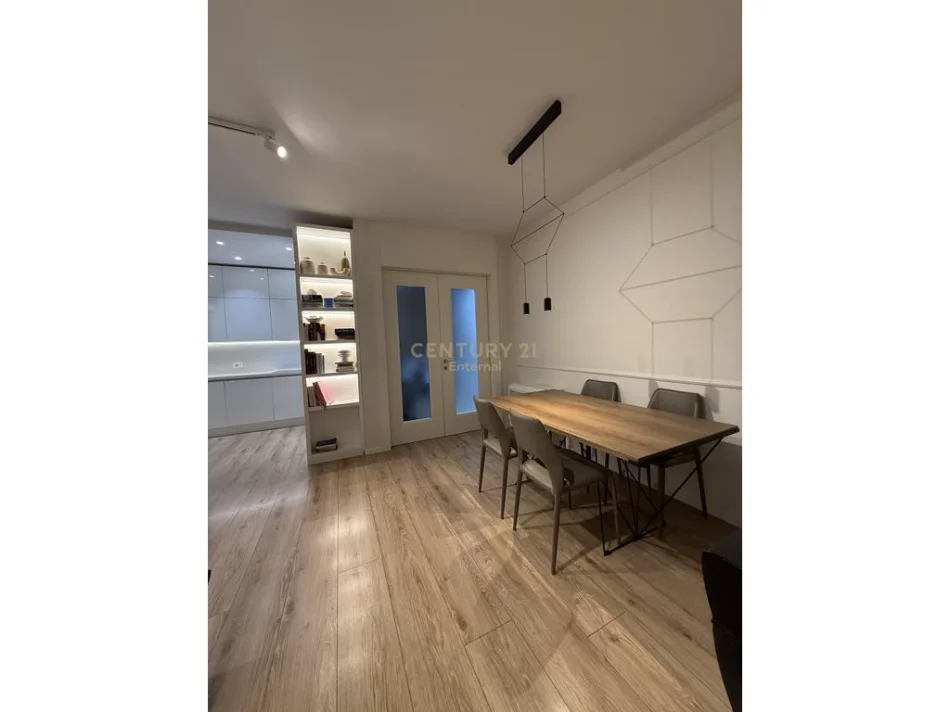 Tirane, jepet me qera apartament Kati 5, 136 m² 450.000 € (Muted in Llagami)