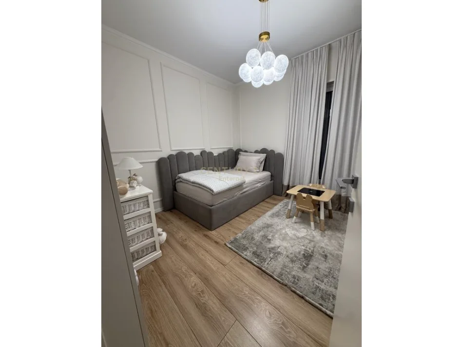 Tirane, shitet apartament 3+1+Ballkon Kati 5, 136 m² 450.000 € (delijorgji)