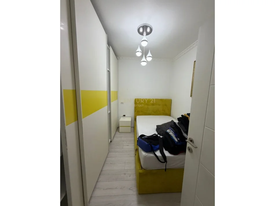 Tirane, shitet apartament 3+1 Kati 2, 120 m² 360.000 € (komuna e parisit)