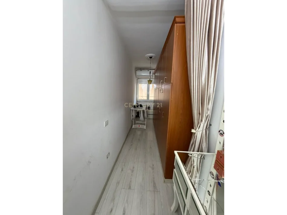 Tirane, shitet apartament 3+1 Kati 2, 120 m² 360.000 € (komuna e parisit)