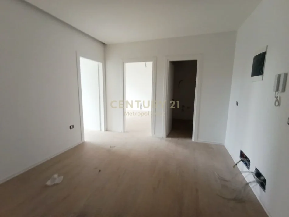 Ambient me qira për Klinikë, Golden Gate 160 m² 1.700 € (Rruga Ali Demi)