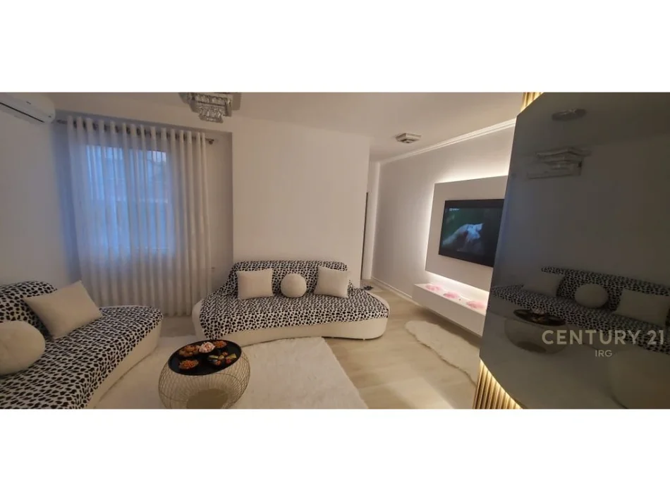 Tirane, shitet apartament 1+1 Kati 5, 61 m² 170.000 € 