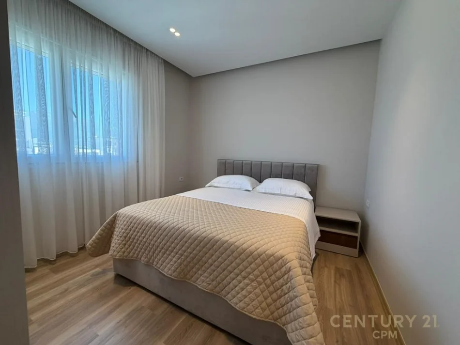 Tirane, jepet me qera apartament 1+1+Ballkon Kati 8, 57 m² 600 € 