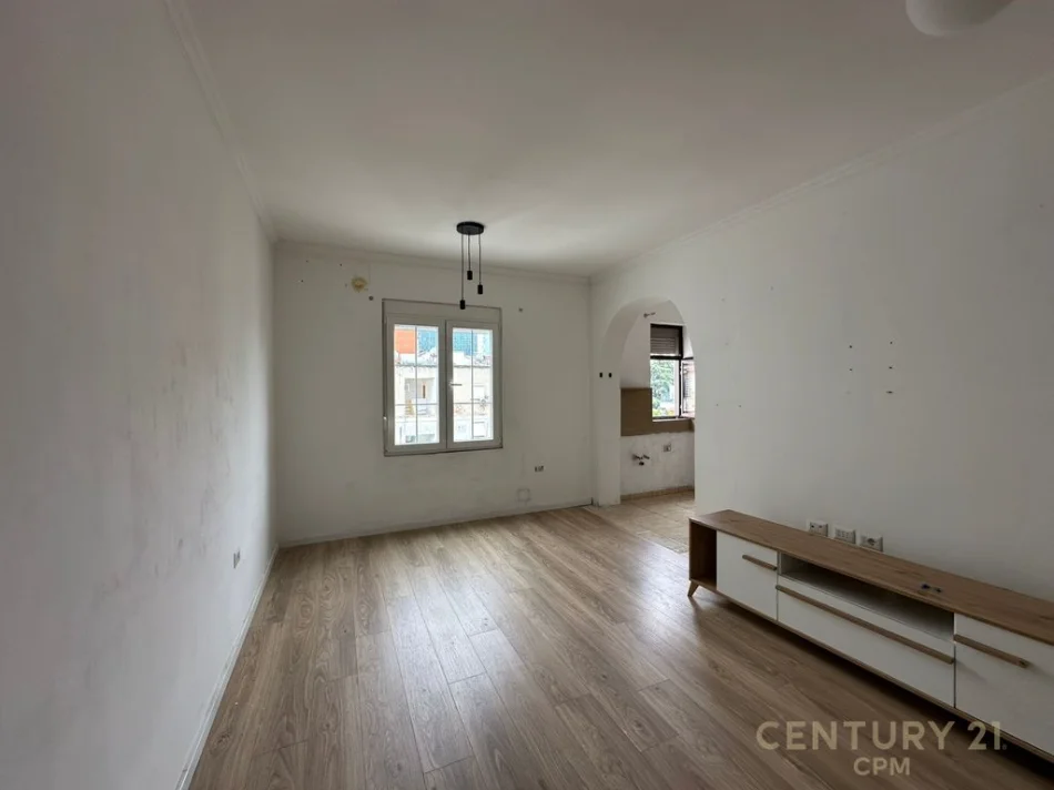 Tirane, jepet me qera 1+1 Kati 5, 69 m² 400 € (Myslym Shyri)