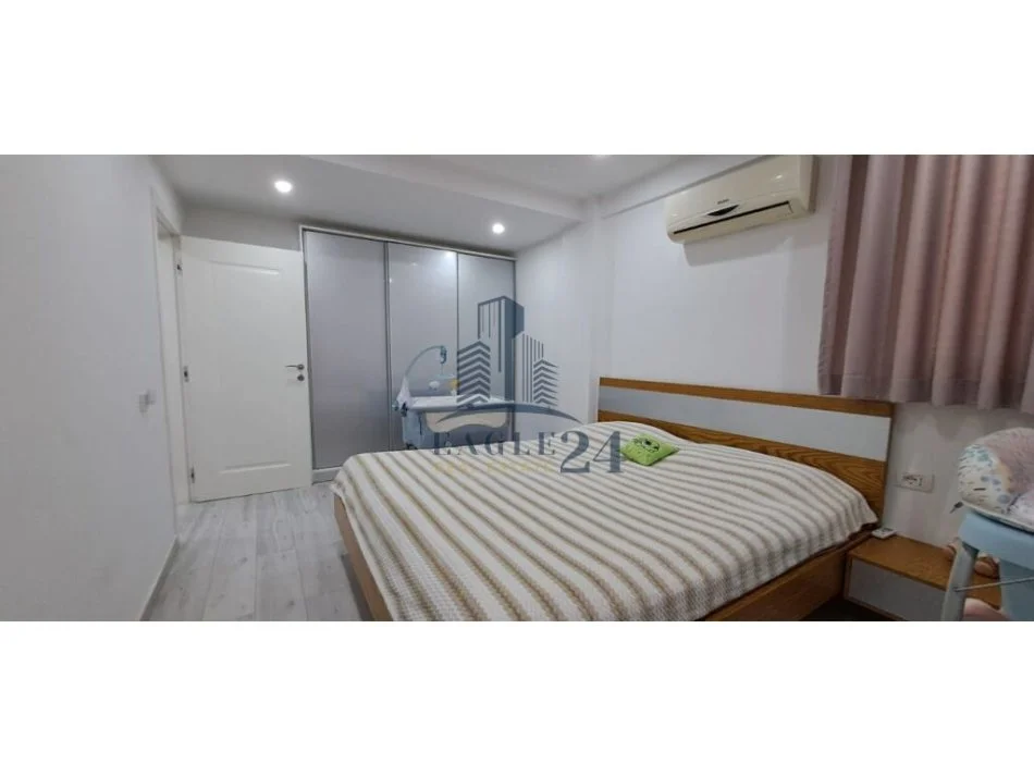 Tirane, shitet apartament 2+1 Kati 2, 103 m² 170.000 € (Mine Peza)