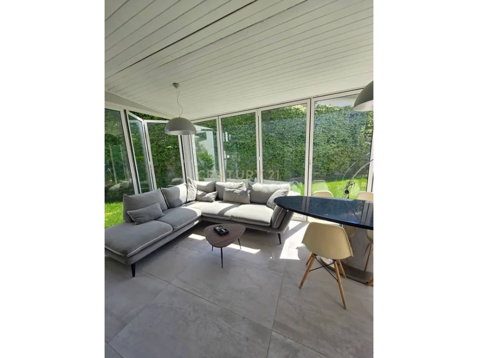 Tirane, shitet Vile 4+1 Kati 3, 561 m² 1.550.000 € (long hill residence)