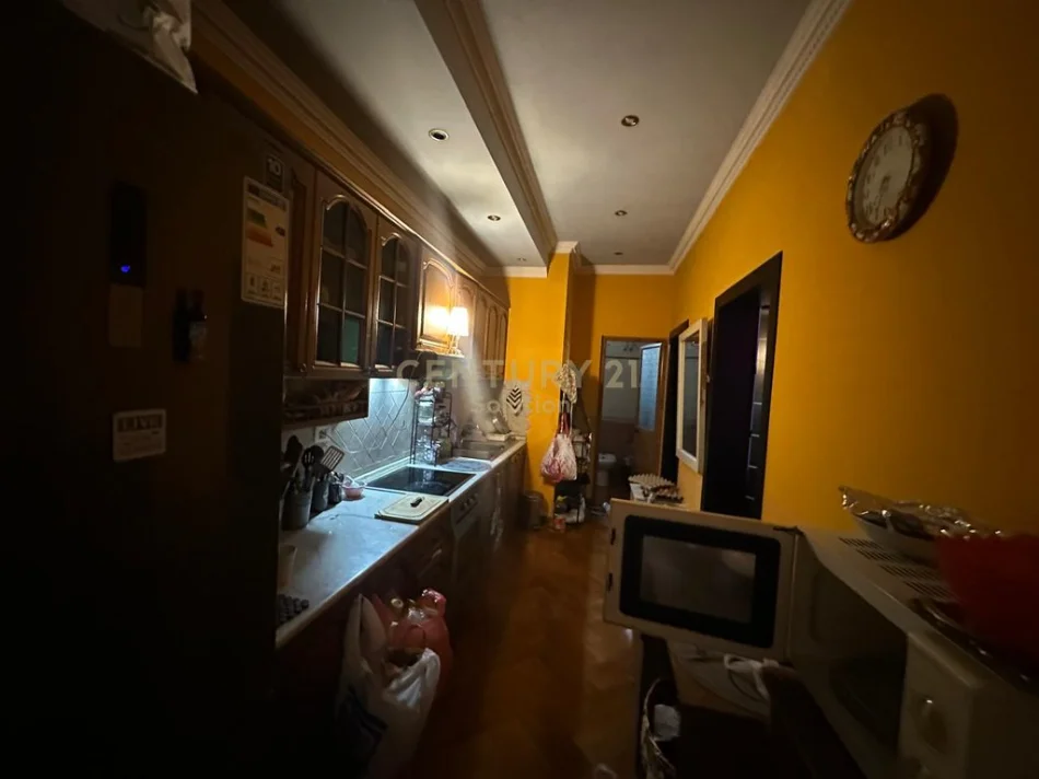 Tirane, shitet shtepi 3 Katshe Kati 3, 362 m² 230.000 € (kombinat)