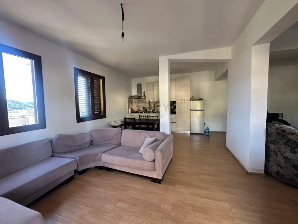 Tirane, shitet shtepi 3 Katshe Kati 3, 362 m² 230.000 € (kombinat)