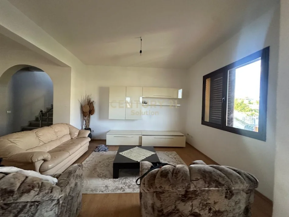 Tirane, shitet shtepi 3 Katshe Kati 3, 362 m² 230.000 € (kombinat)