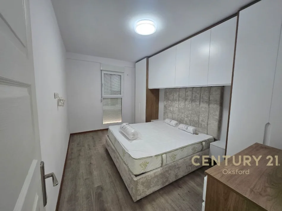 Tirane, jepet me qera apartament 2+1 Kati 3, 96 m² 650 € 