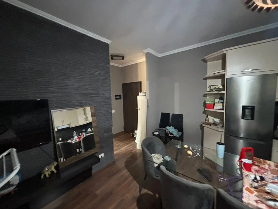 Tirane, jepet me qera apartament 1+1+Ballkon Kati 4, 80 m² 600 € (Rruga Dritan Hoxha)