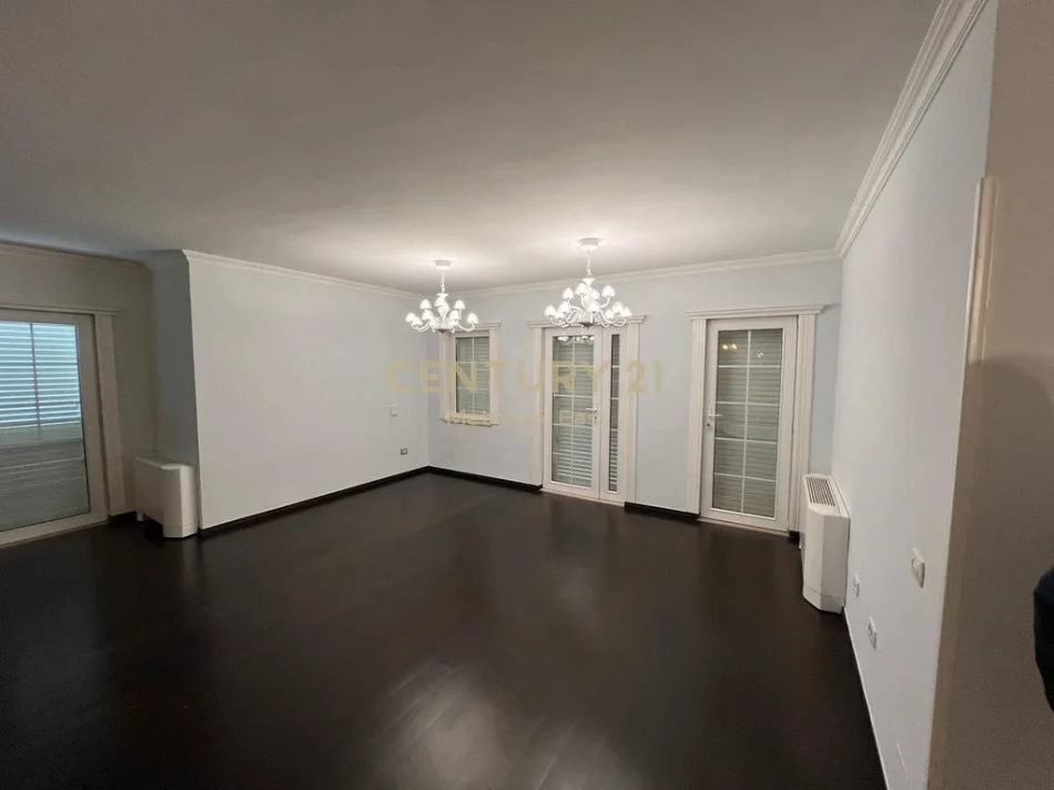 Tirane, jepet me qera apartament Vile 3 Katshe , 335 m² 3.800 € 