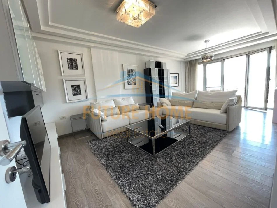 Tirane, jepet me qera apartament 3+1+Aneks+Ballkon Kati 3, 175 m² 2.000 € (LIQENI ARTIFICIAL)