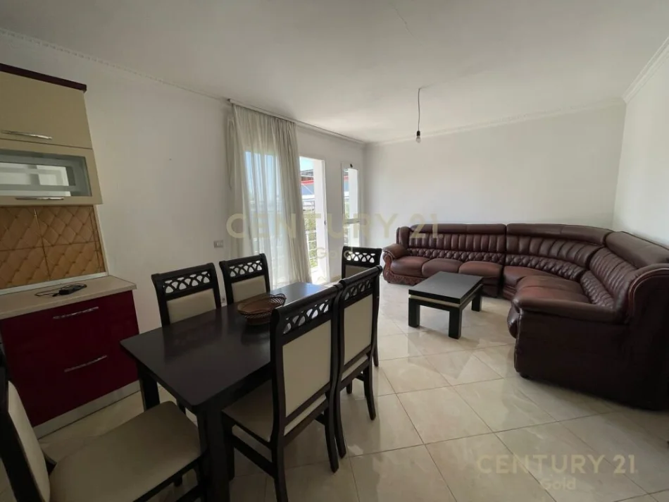 Tirane, jepet me qera apartament 3+1+Ballkon Kati 2, 110 m² 300 € 