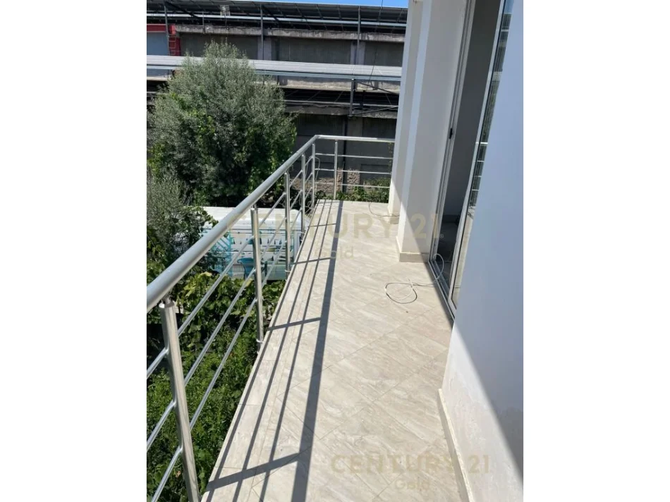 Tirane, jepet me qera apartament 3+1+Ballkon Kati 2, 110 m² 300 € 
