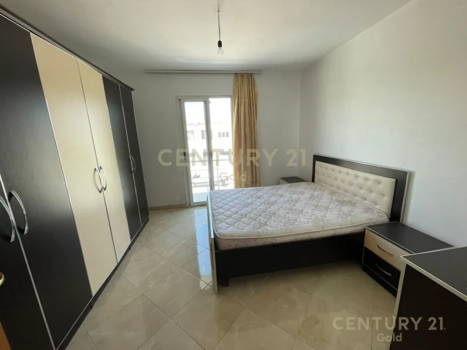 Tirane, jepet me qera apartament 3+1+Ballkon Kati 2, 110 m² 300 € 
