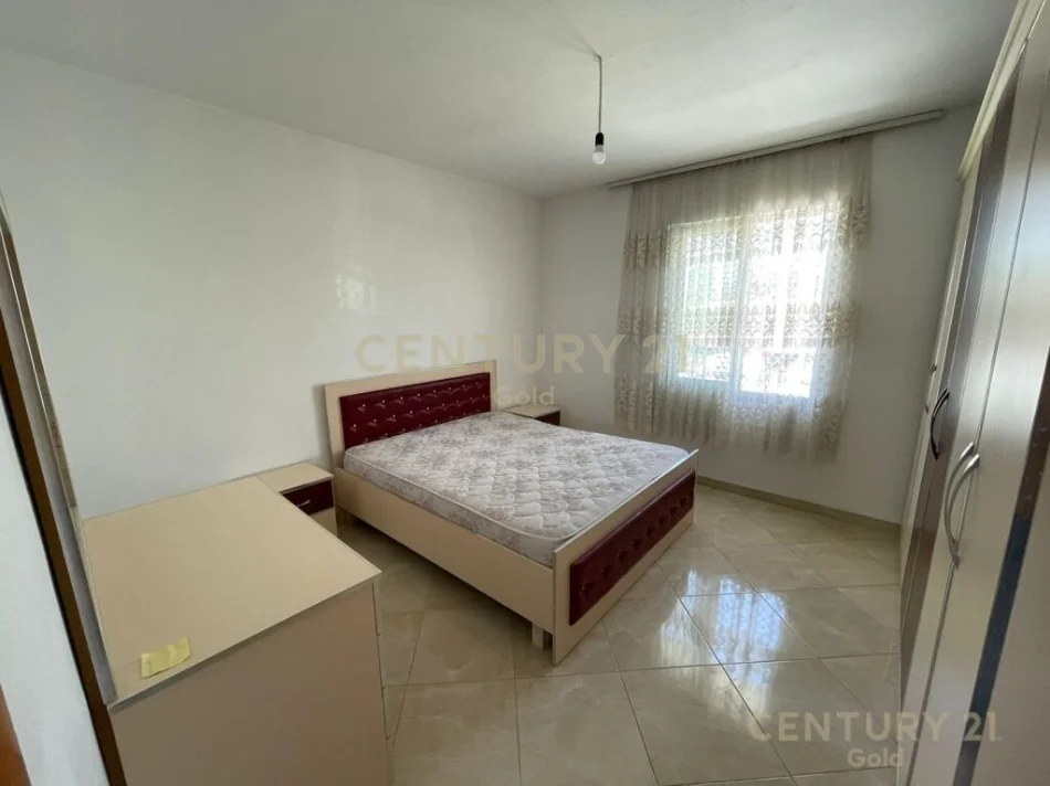 Tirane, jepet me qera apartament 3+1+Ballkon Kati 2, 110 m² 300 € 