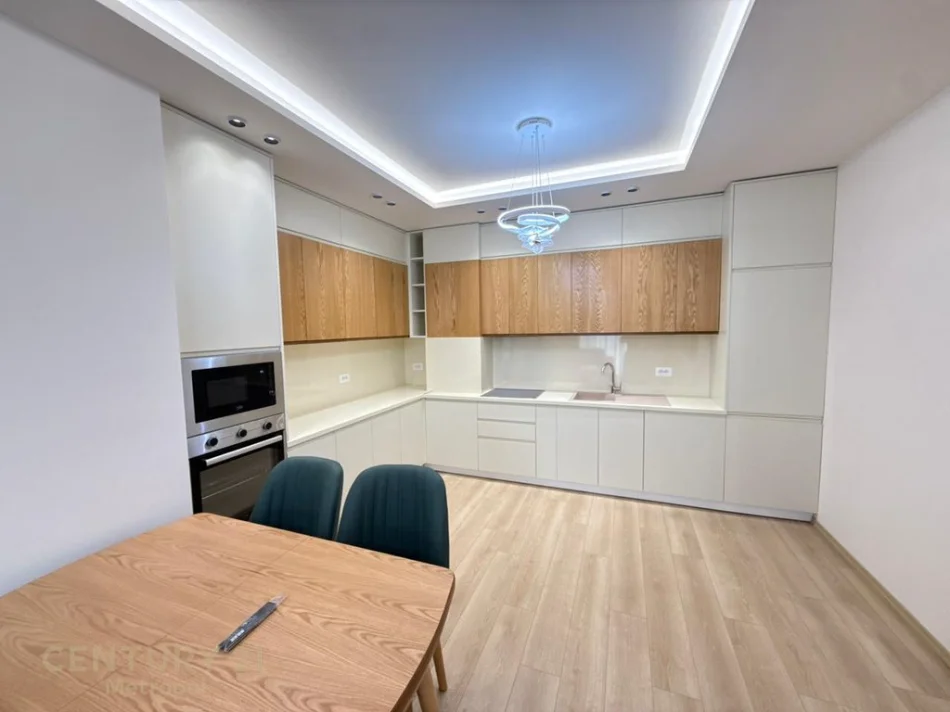Tirane, shitet apartament 1+1 Kati 6, 225.000 m² 225.000 € (zogu i zi)