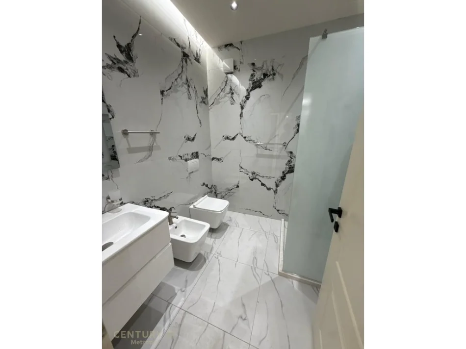 Tirane, shitet apartament 1+1 Kati 6, 225.000 m² 225.000 € (zogu i zi)
