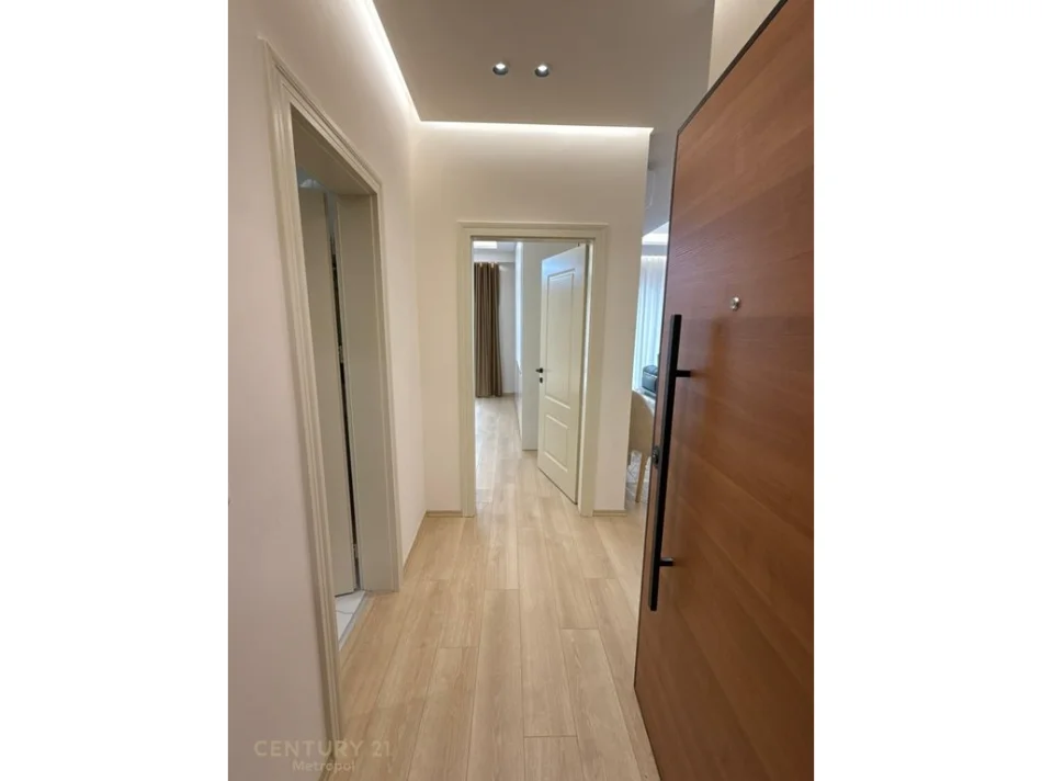 Tirane, shitet apartament 1+1 Kati 6, 225.000 m² 225.000 € (zogu i zi)