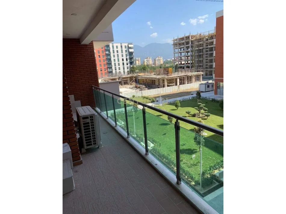 Tirane, jepet me qera apartament 2+1+Ballkon Kati 3, 113 m² 700 € 