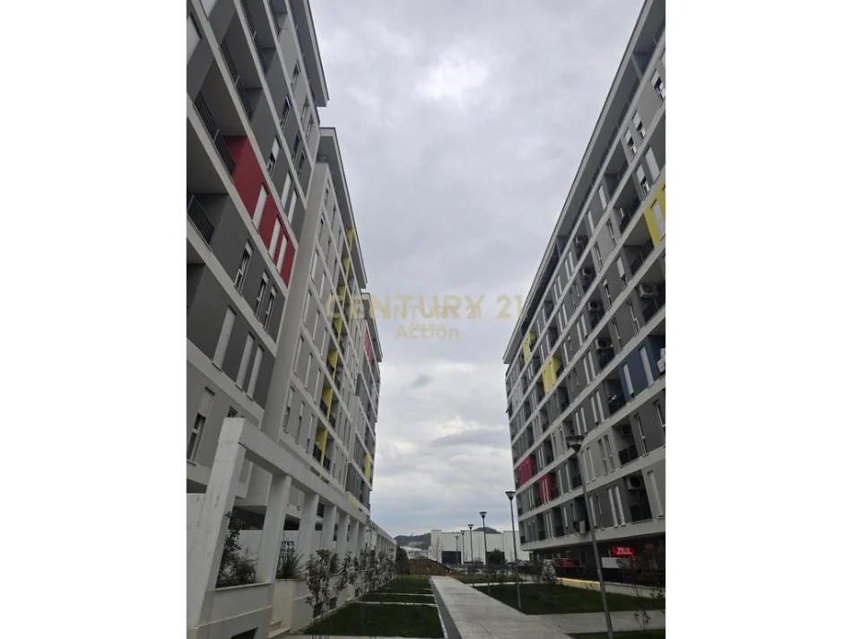 Tirane, jepet me qera ambjent biznesi Kati 0, 121 m² 1.000 € 