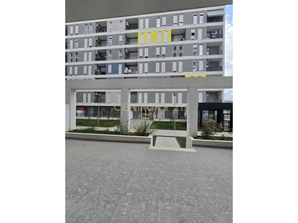 Tirane, jepet me qera ambjent biznesi Kati 0, 121 m² 1.000 € 
