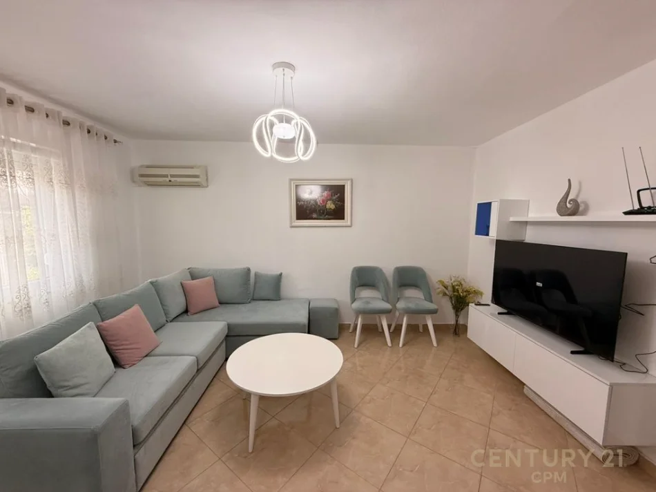 Tirane, jepet me qera apartament 1+1 Kati 2, 63 m² 550 € (ish parku muhamet gjollesha)