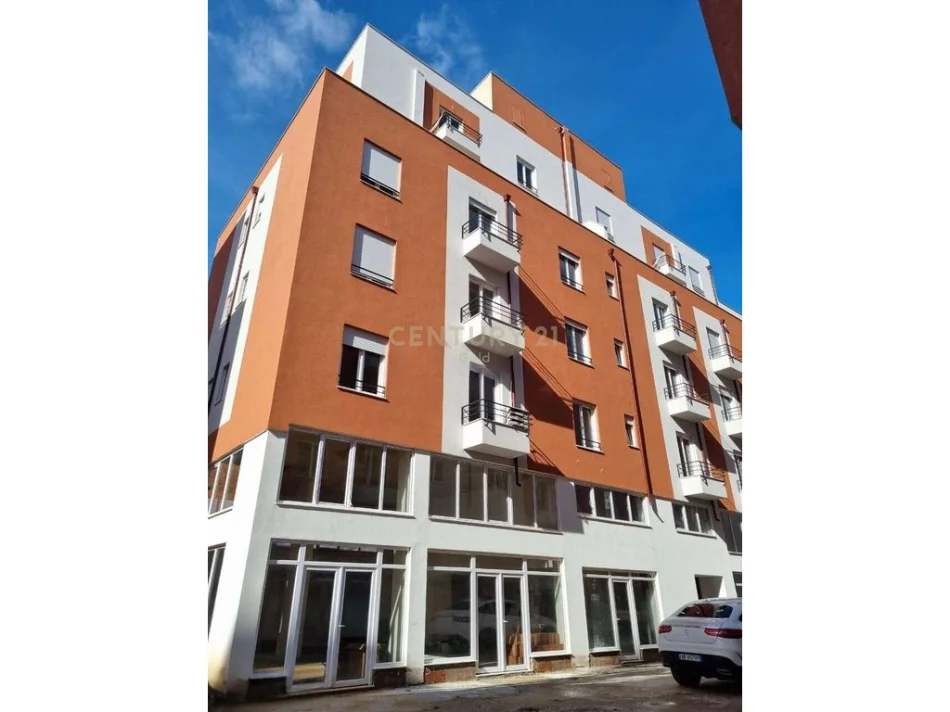 Tirane, shitet apartament 1+1+Ballkon Kati 4, 67 m² 125.000 € 