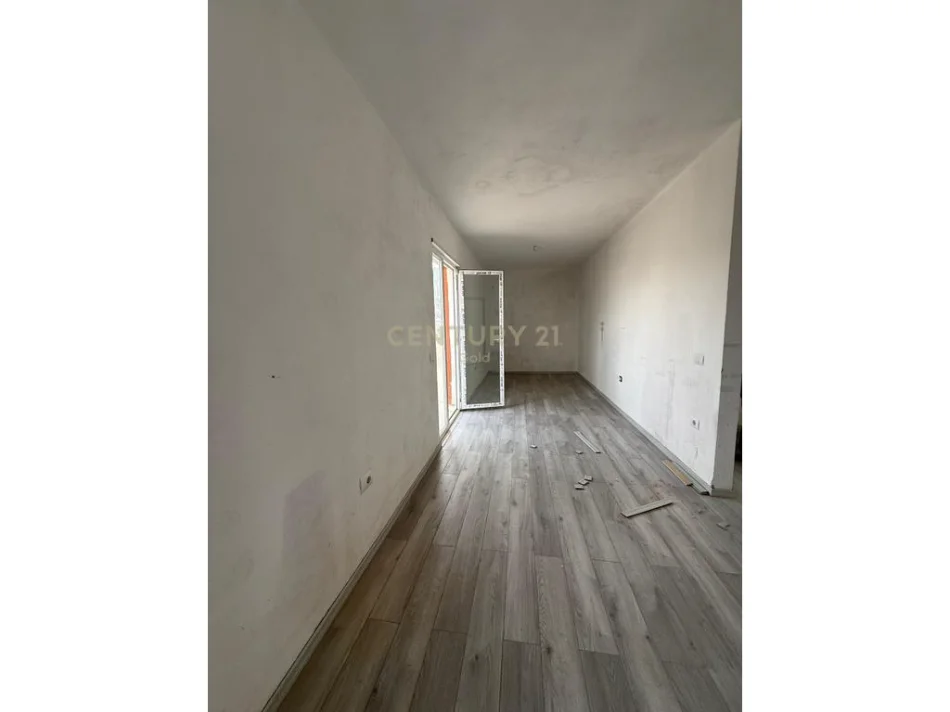Tirane, shitet apartament 1+1+Ballkon Kati 4, 67 m² 125.000 € 