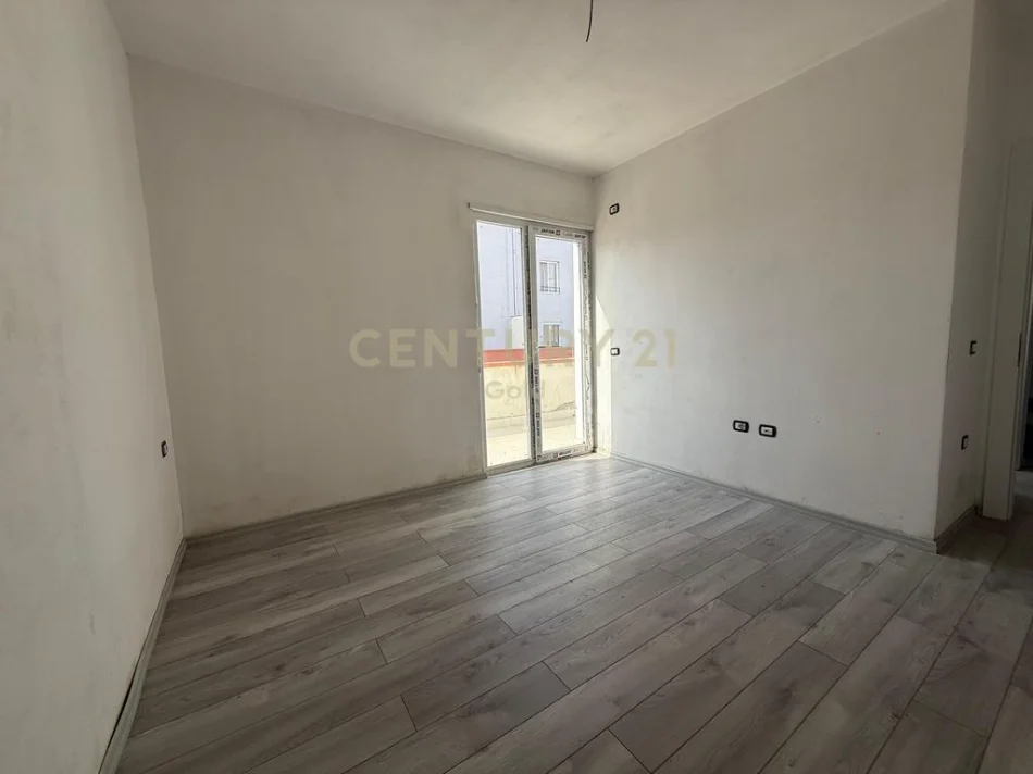 Tirane, shitet apartament 1+1 Kati 4, 67 m² 125.000 € 