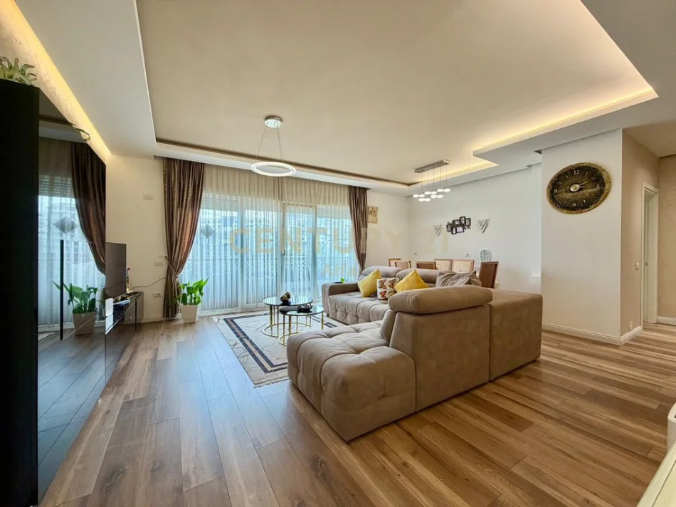 Tirane, shitet apartament 2+1 Kati 5, 167 m² 495.000 € (liqeni i thate)