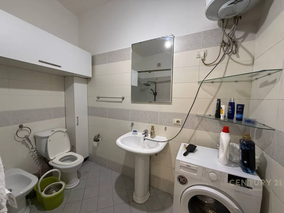 Tirane, jepet me qera apartament 1+1 Kati 2, 79 m² 600 € (kodra e diellit)