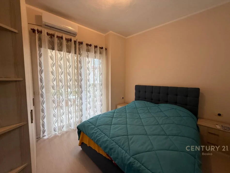 Tirane, jepet me qera apartament 1+1 Kati 2, 79 m² 600 € (kodra e diellit)
