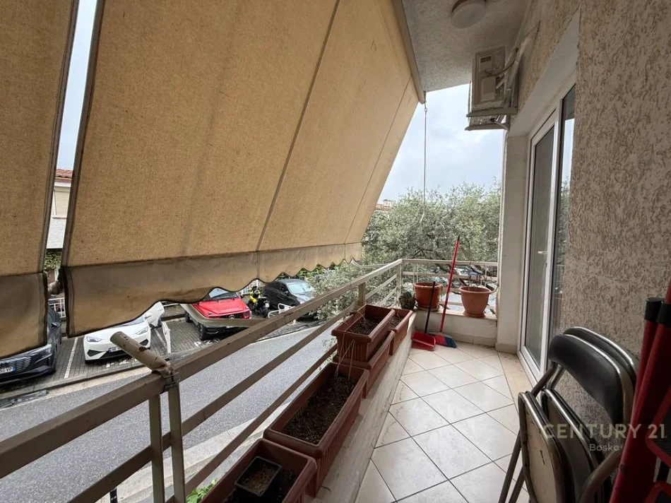 Tirane, jepet me qera apartament 1+1 Kati 2, 79 m² 600 € (kodra e diellit)